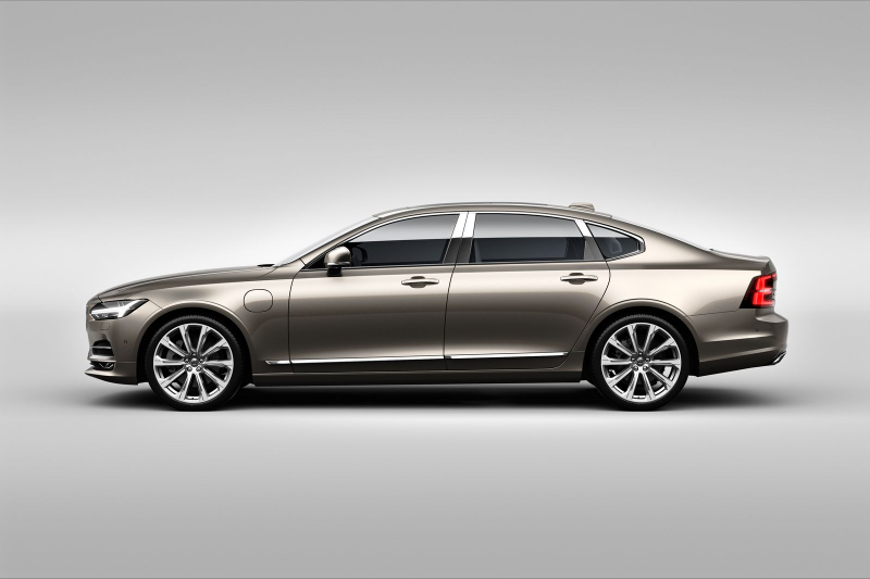 Illustration for article titled The Volvo S90 Excellence, Volvo's Most Luxurious Car, Deletes A Seat To Stash Your Shoes